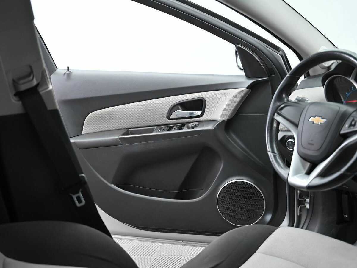 Chevrolet Cruze с пробегом — 2013 год. Фото: #5