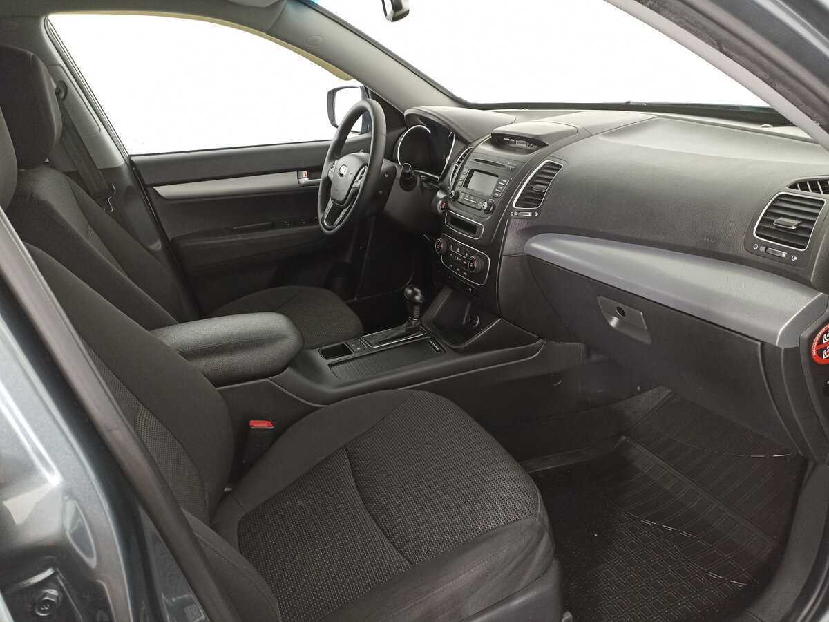 Kia Sorento с пробегом — 2014 год. Фото: #7