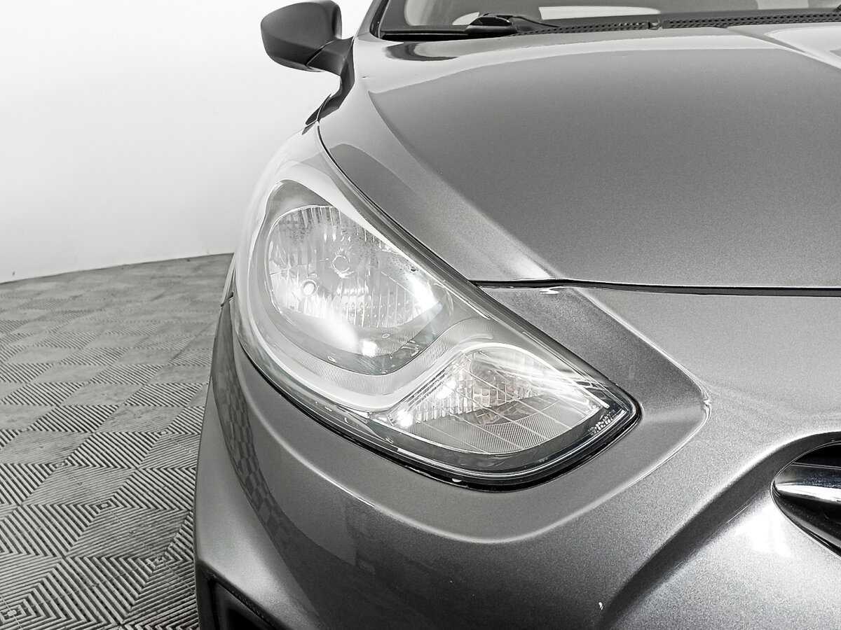 Hyundai Solaris с пробегом — 2014 год. Фото: #13