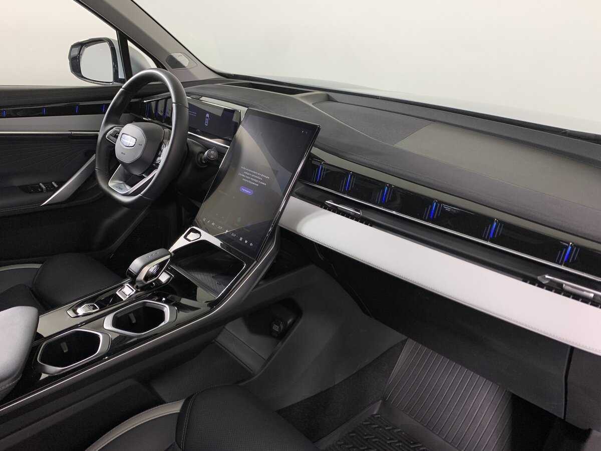 Geely Atlas с пробегом — 2023 год. Фото: #13