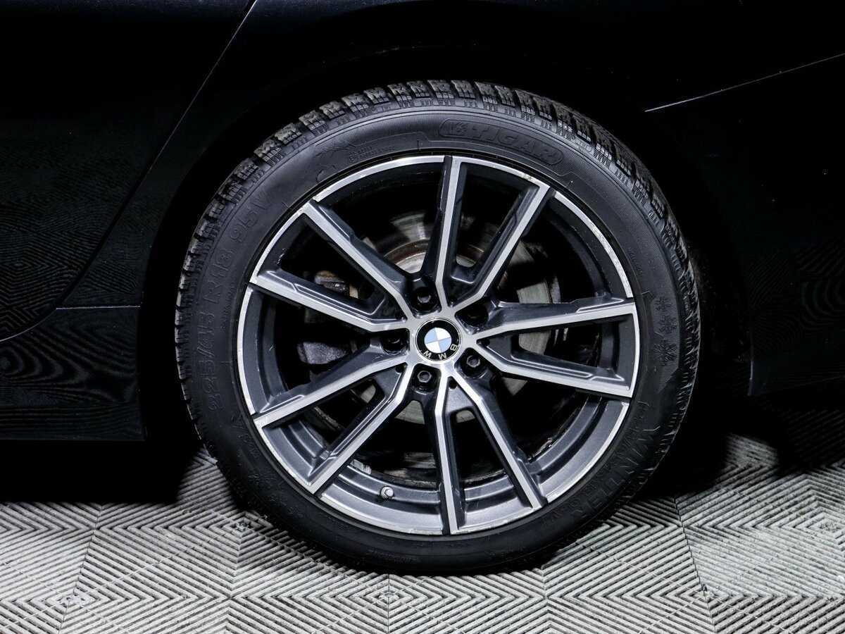 BMW 3 серии с пробегом — 2019 год. Фото: #11