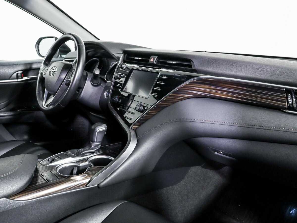 Toyota Camry с пробегом — 2019 год. Фото: #8