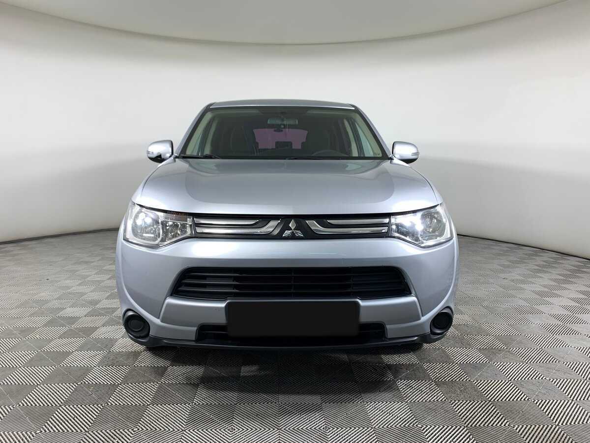 Mitsubishi Outlander с пробегом — 2013 год. Фото: #1