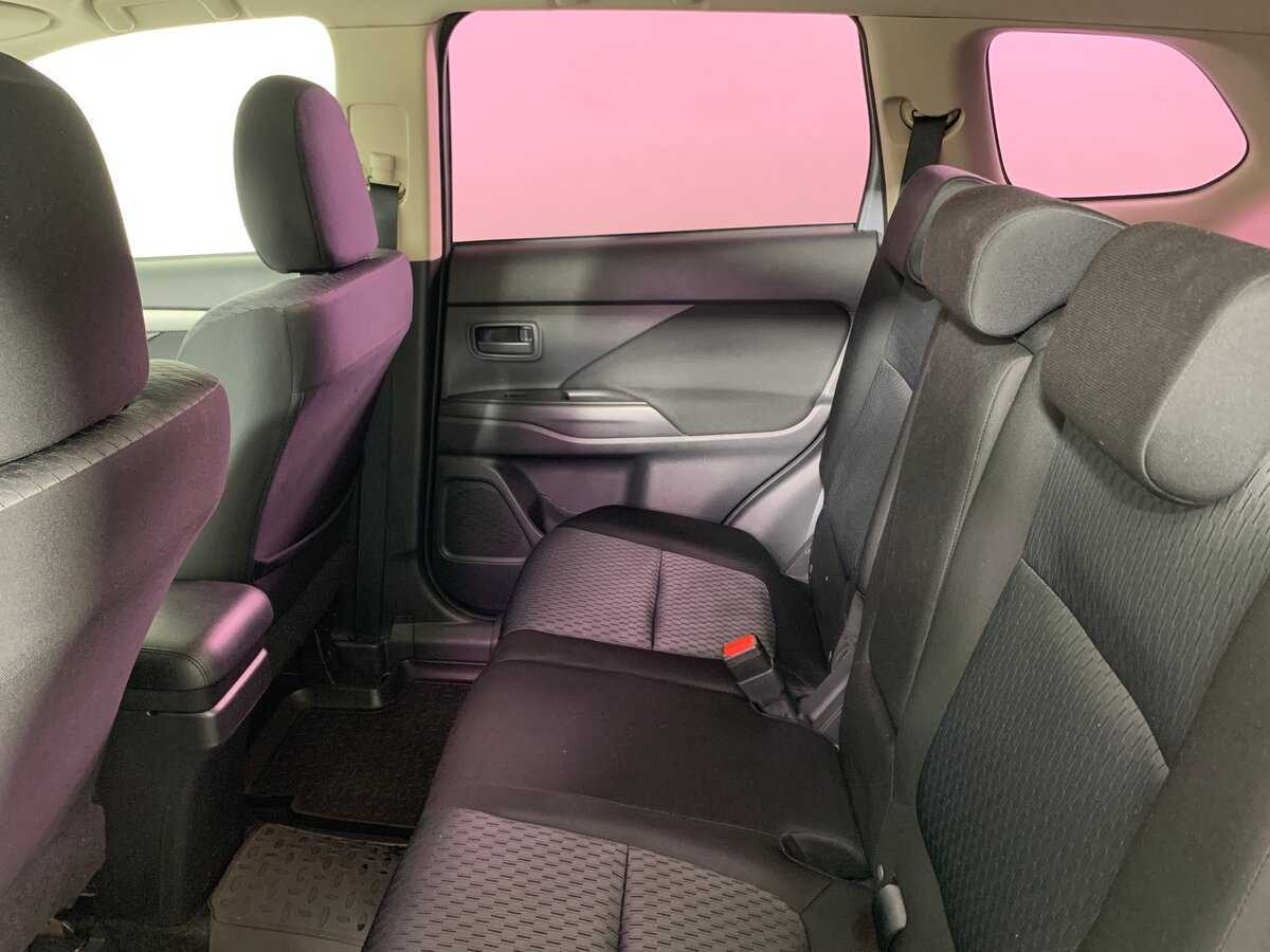 Mitsubishi Outlander с пробегом — 2013 год. Фото: #18