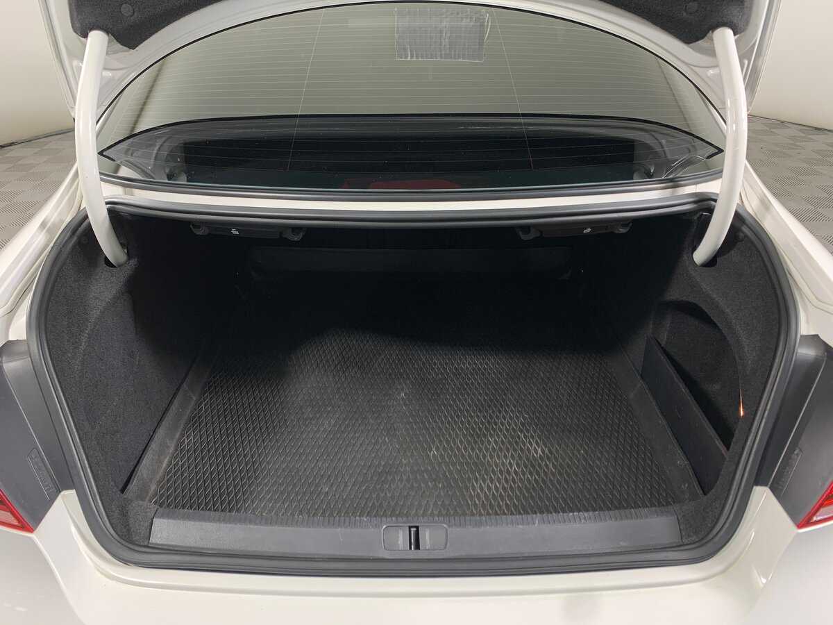 Volkswagen Passat CC с пробегом — 2013 год. Фото: #19