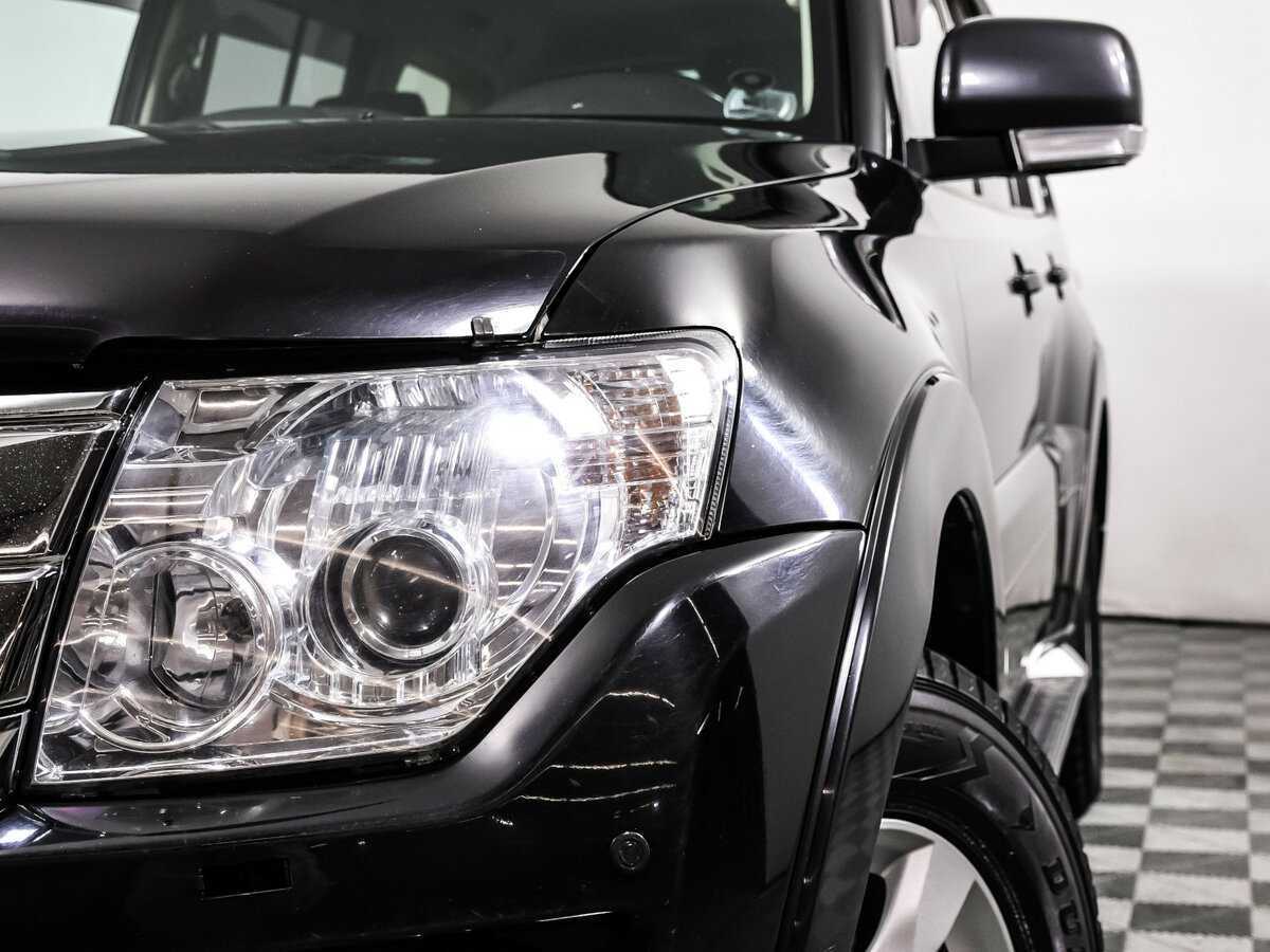 Mitsubishi Pajero с пробегом — 2015 год. Фото: #13
