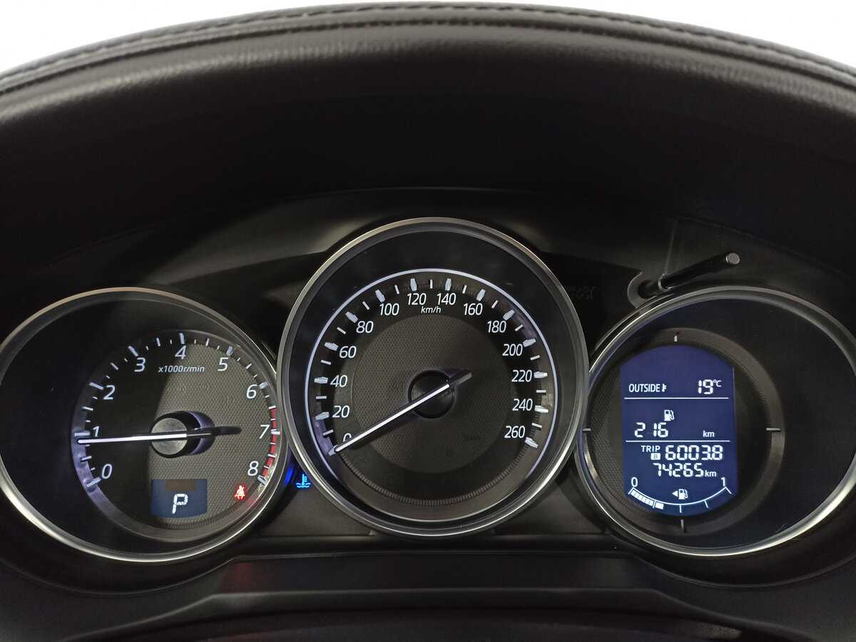 Mazda 6 с пробегом — 2015 год. Фото: #10