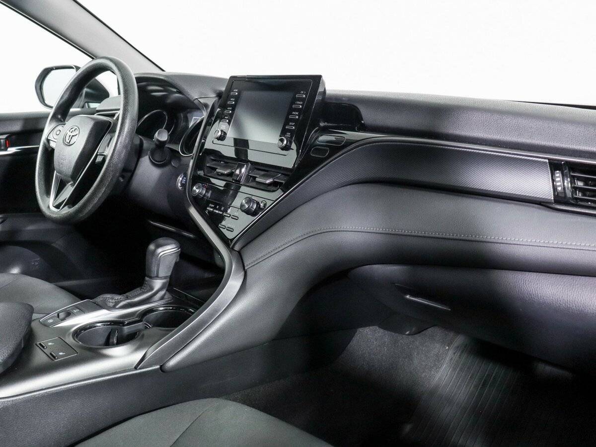 Toyota Camry с пробегом — 2021 год. Фото: #6