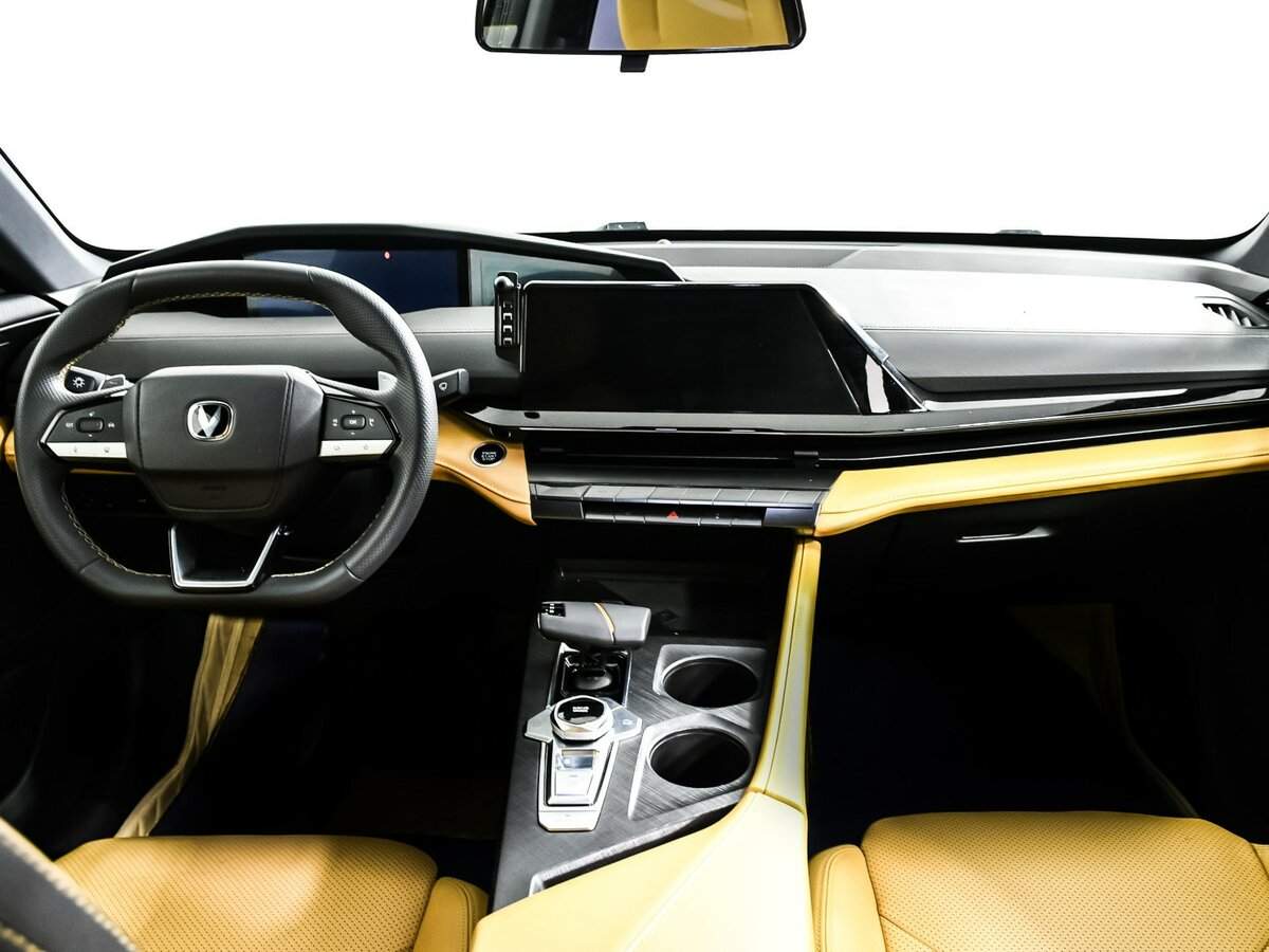 Changan UNI-V с пробегом — 2022 год. Фото: #10