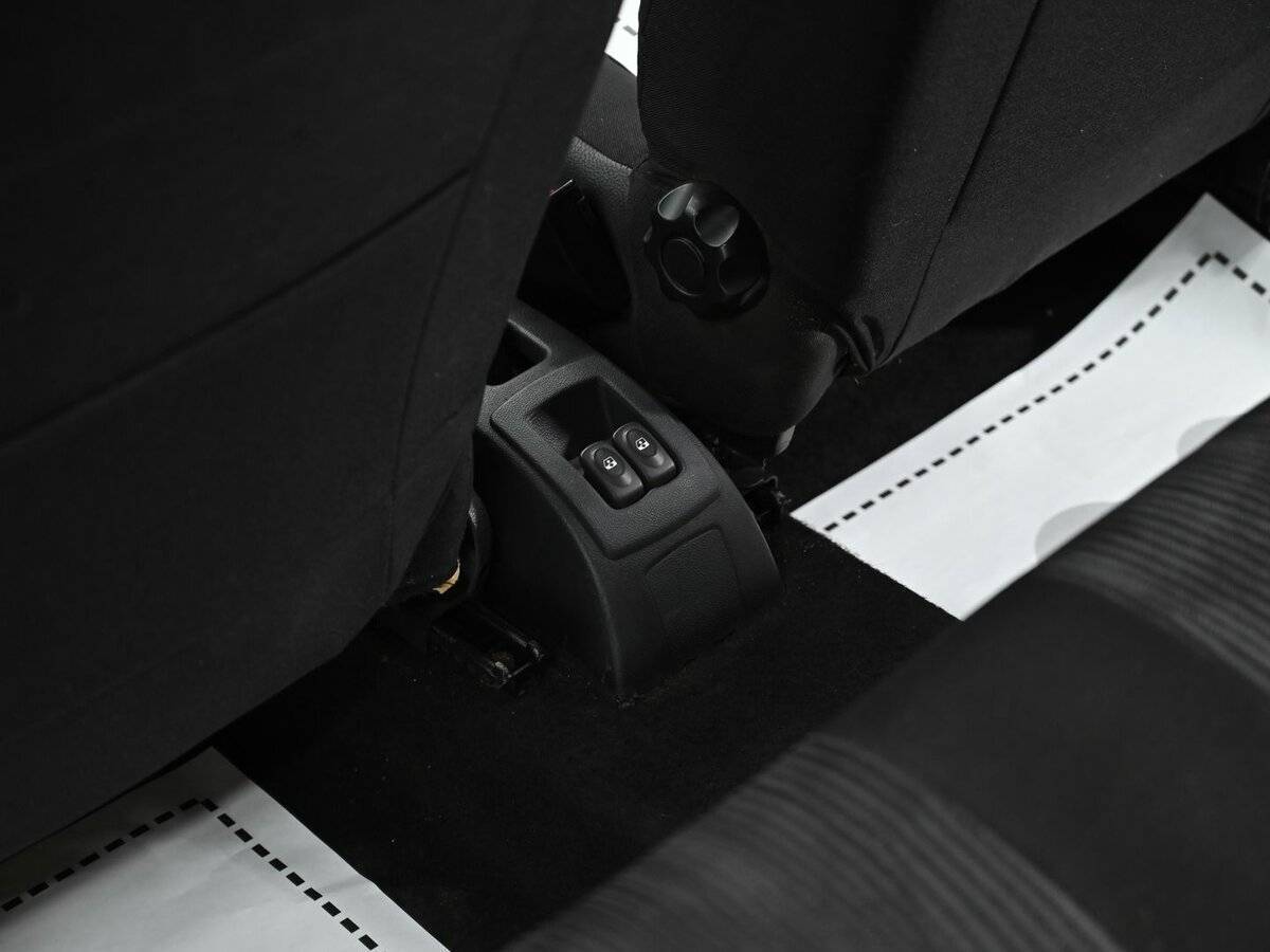 Renault Logan с пробегом — 2013 год. Фото: #13