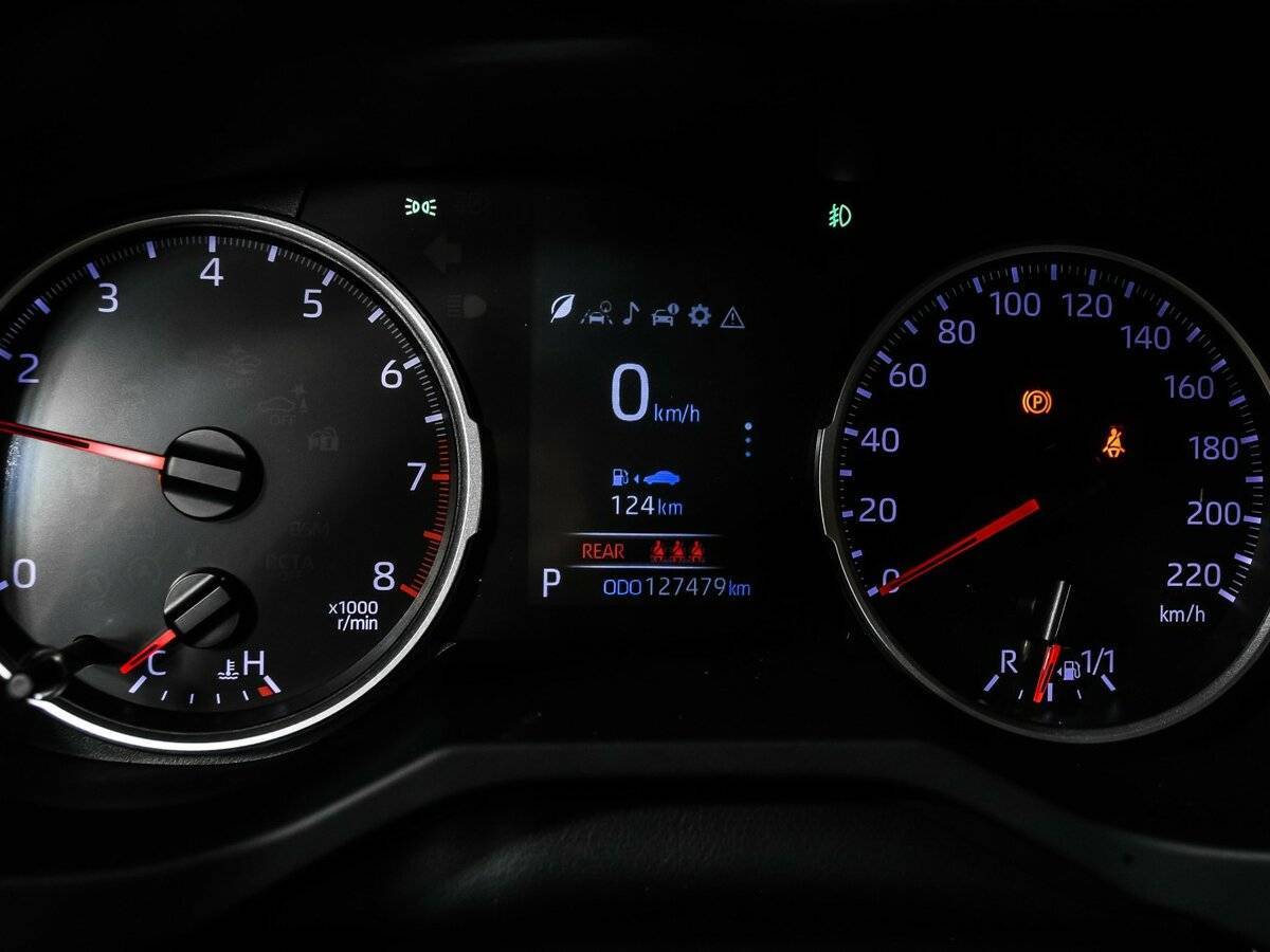 Toyota RAV4 с пробегом — 2021 год. Фото: #10