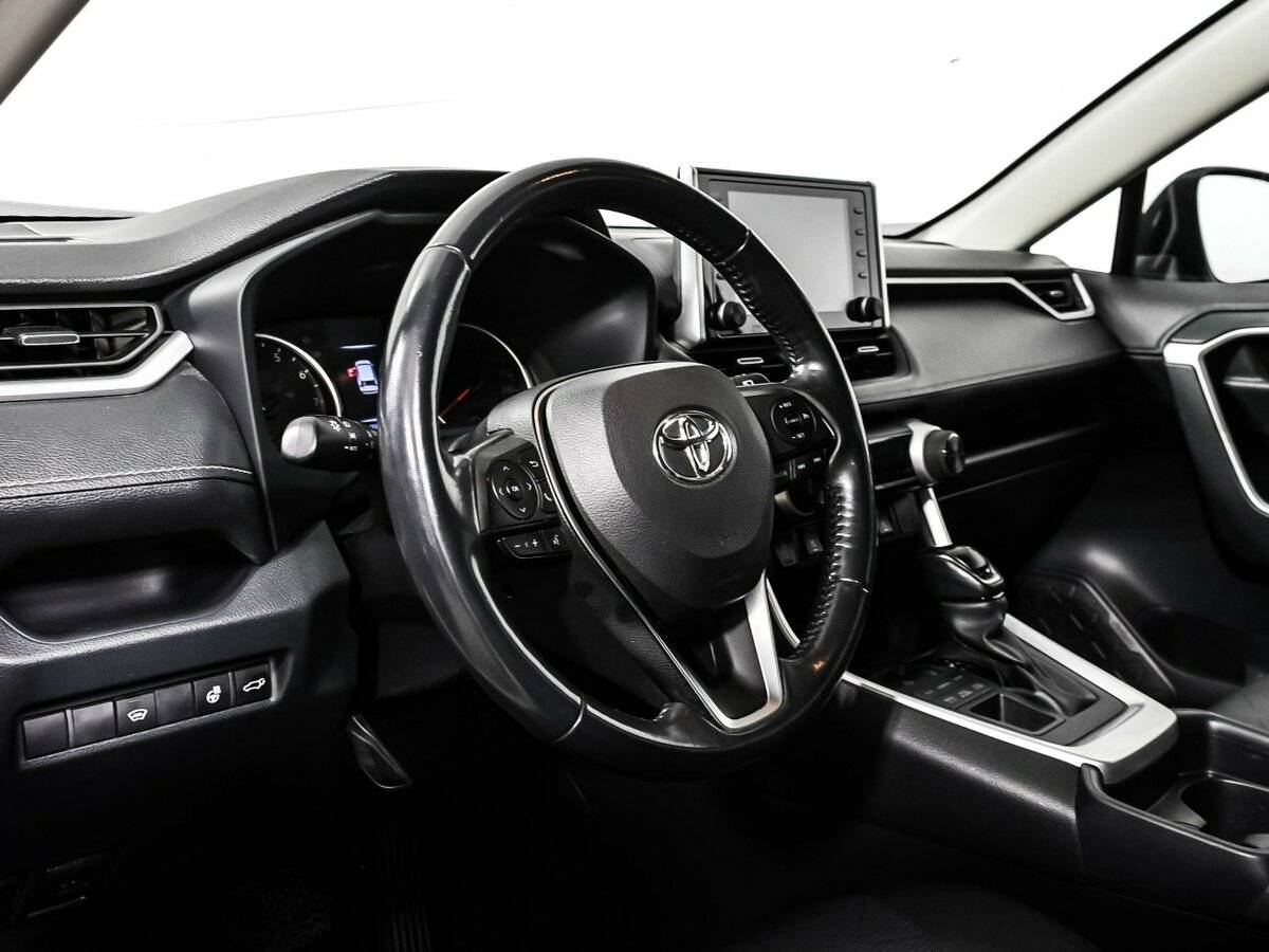 Toyota RAV4 с пробегом — 2021 год. Фото: #12