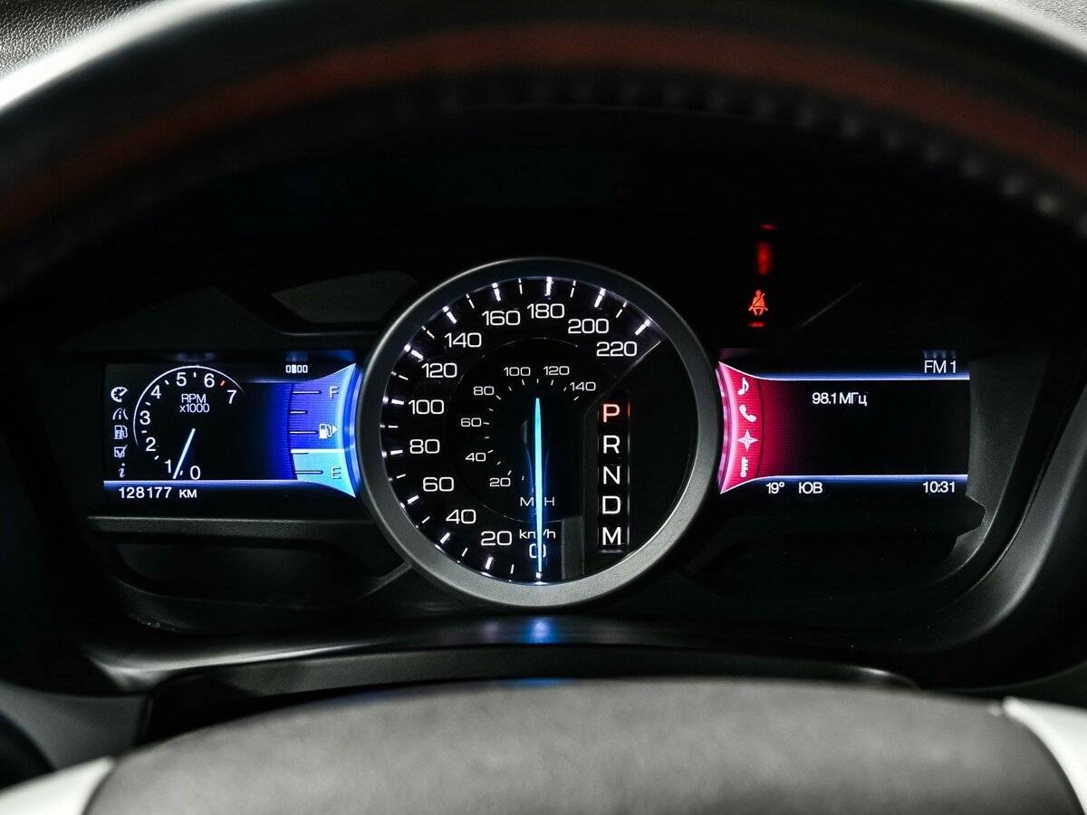 Ford Explorer с пробегом — 2012 год. Фото: #9