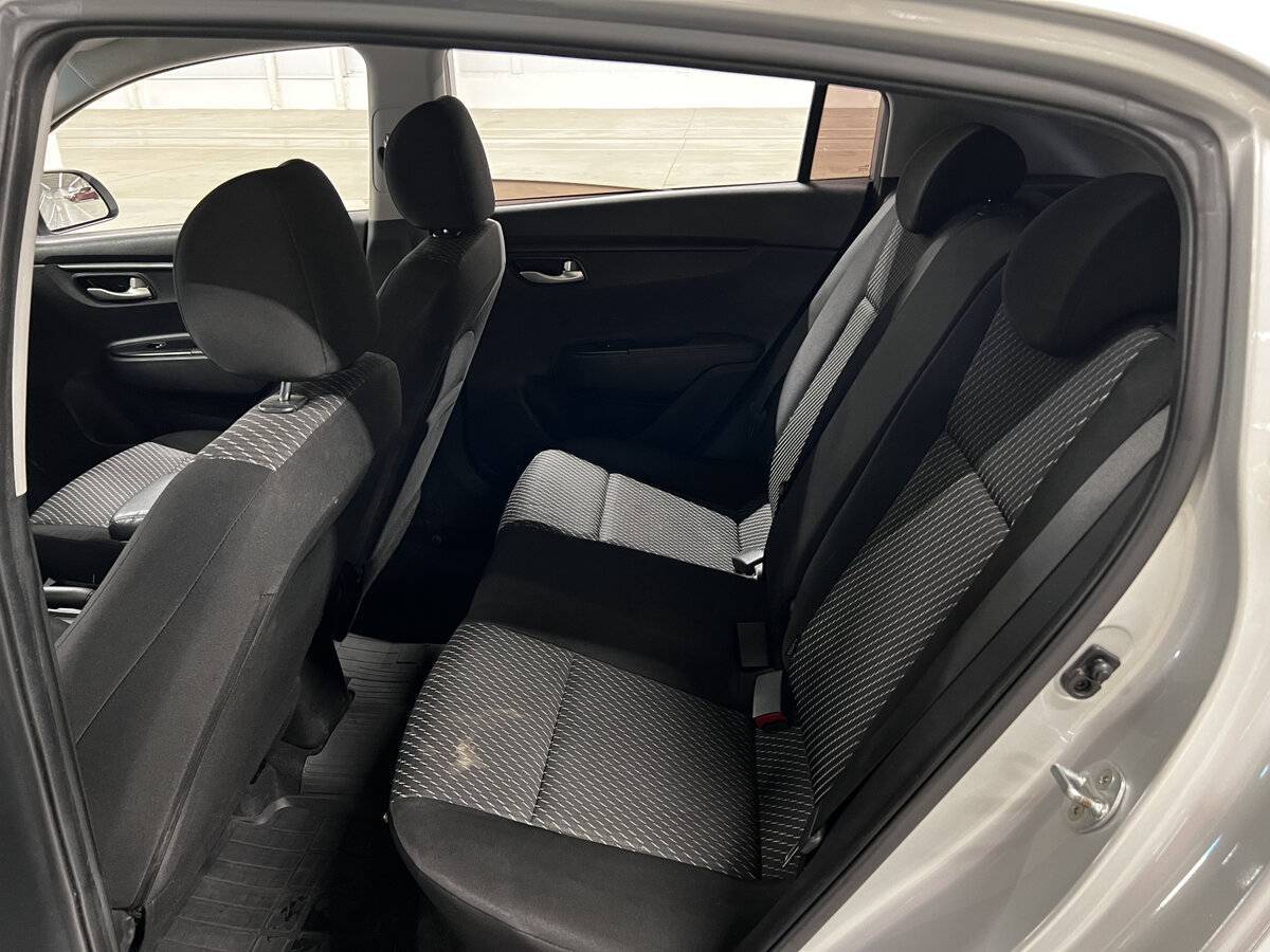 Kia Rio с пробегом — 2020 год. Фото: #11