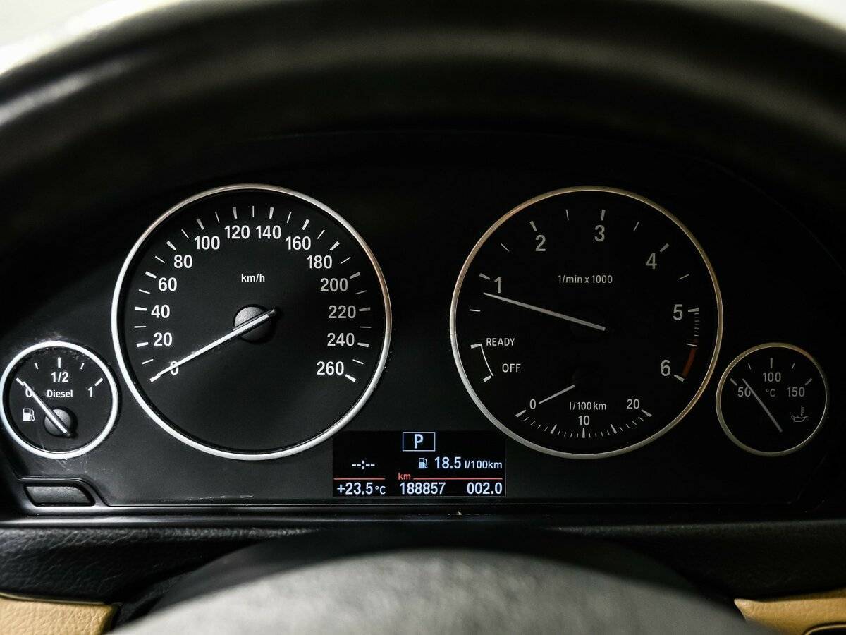 BMW 3 серии с пробегом — 2013 год. Фото: #9