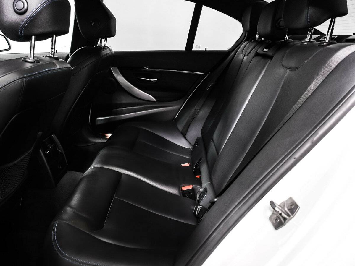 BMW 3 серии с пробегом — 2018 год. Фото: #12