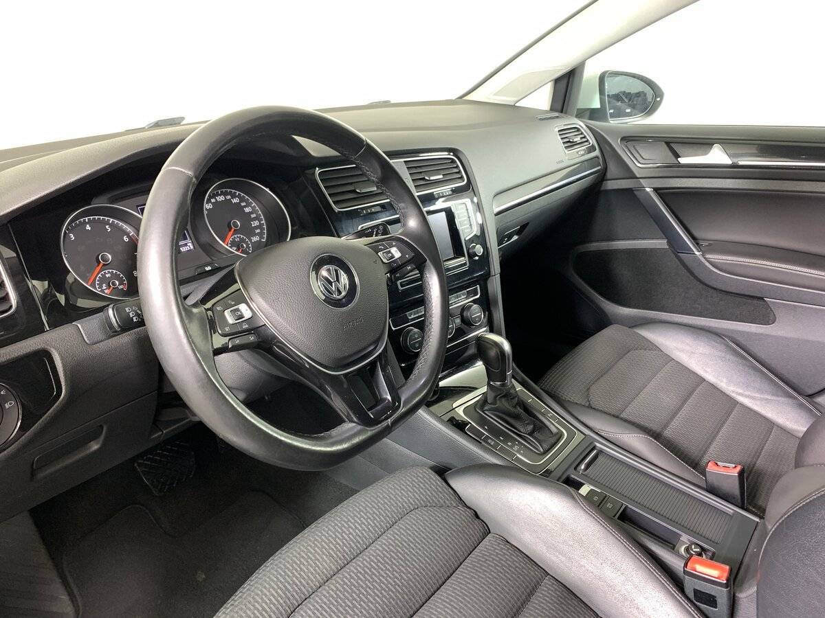 Volkswagen Golf с пробегом — 2013 год. Фото: #10