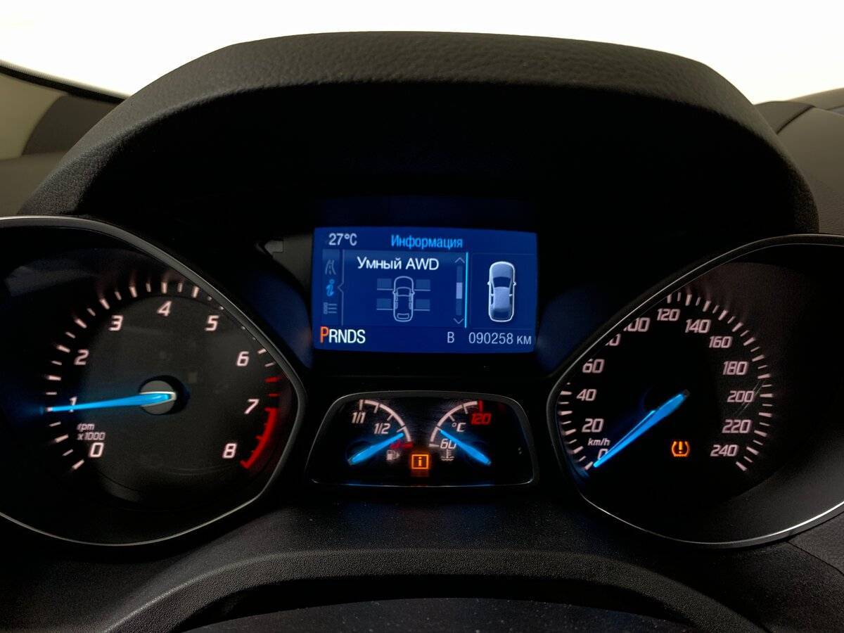 Ford Kuga с пробегом — 2014 год. Фото: #13