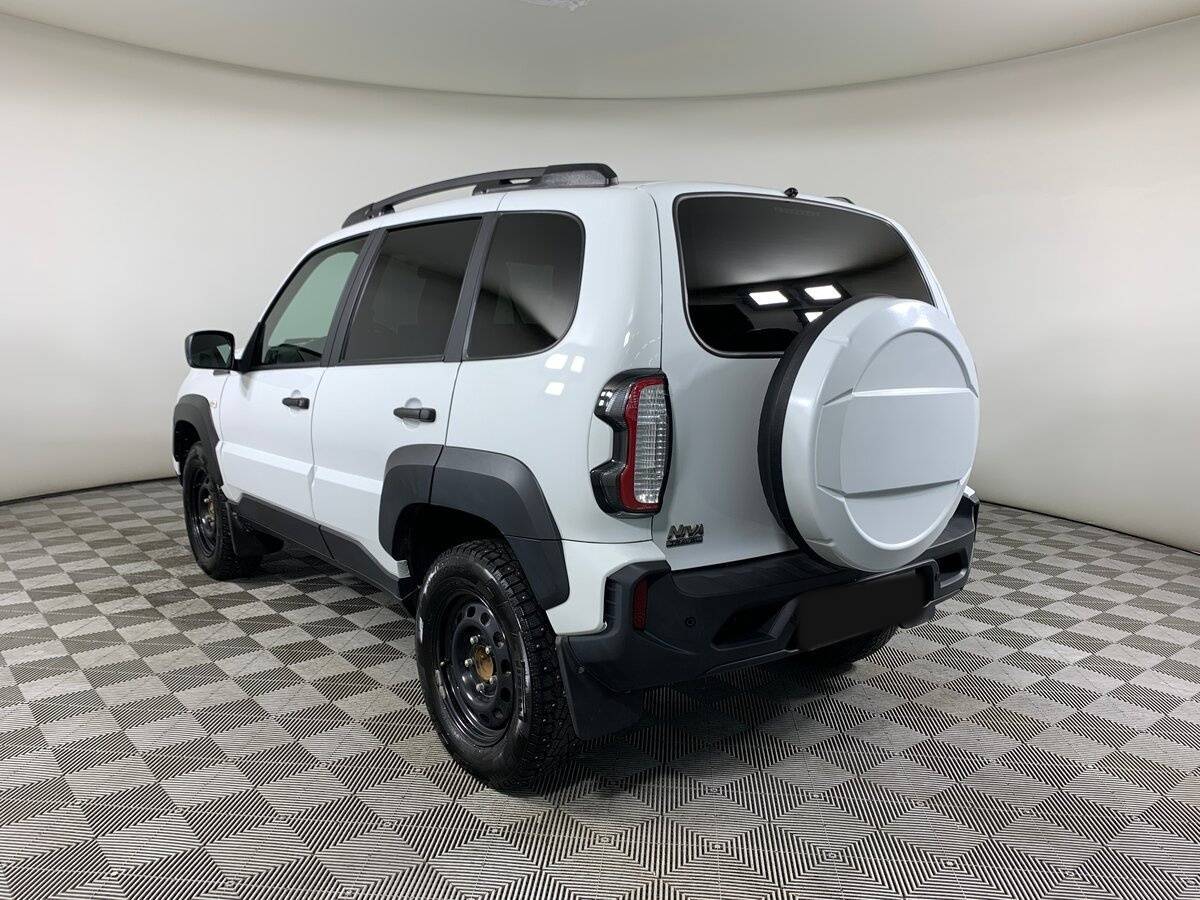 Lada (ВАЗ) Niva с пробегом — 2024 год. Фото: #6