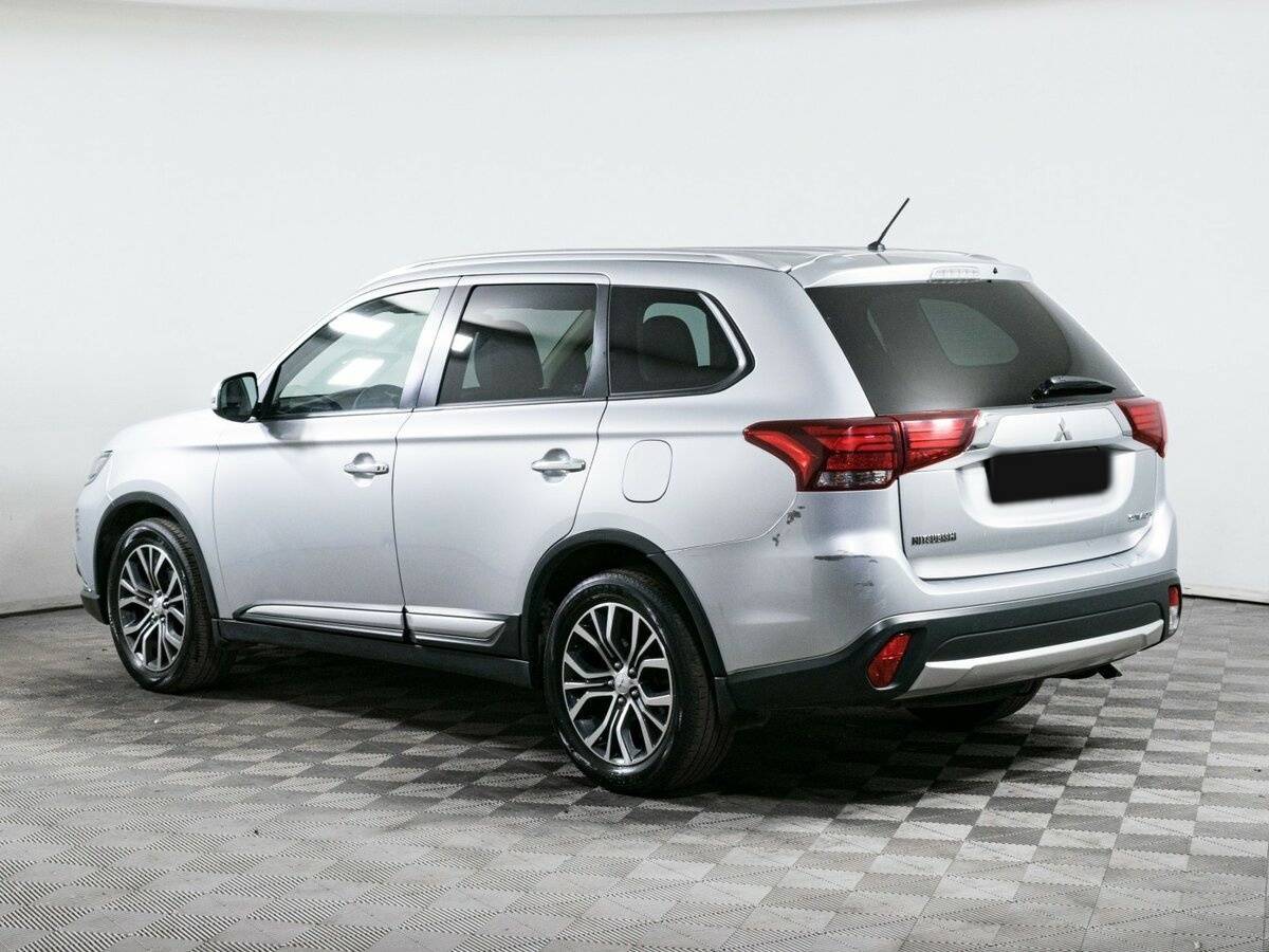 Mitsubishi Outlander с пробегом — 2015 год. Фото: #5
