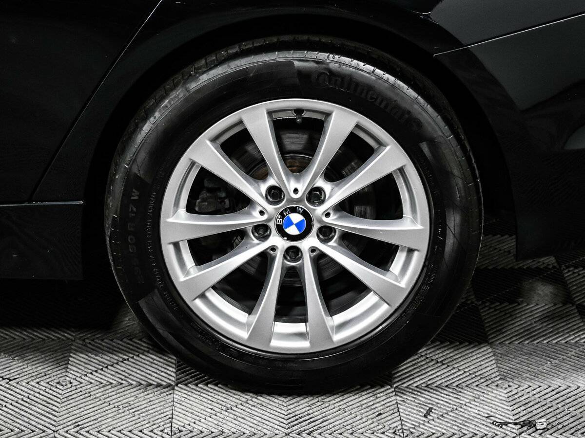 BMW 3 серии с пробегом — 2017 год. Фото: #13