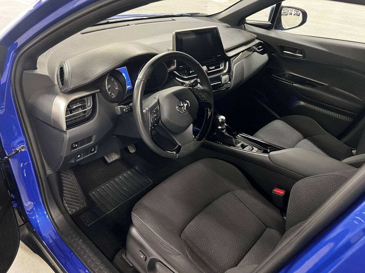 Toyota C-HR с пробегом — 2019 год. Фото: #15