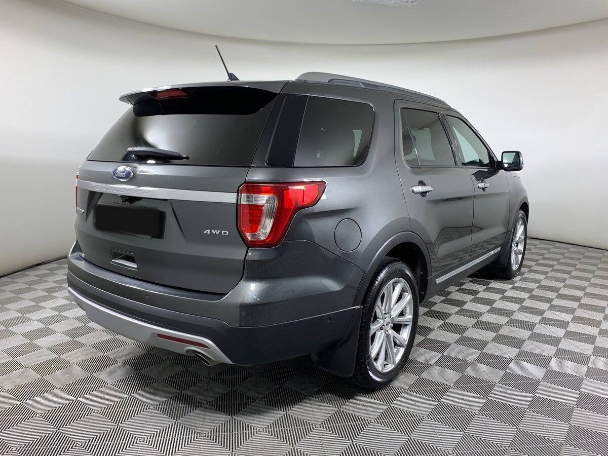 Ford Explorer с пробегом — 2017 год. Фото: #4