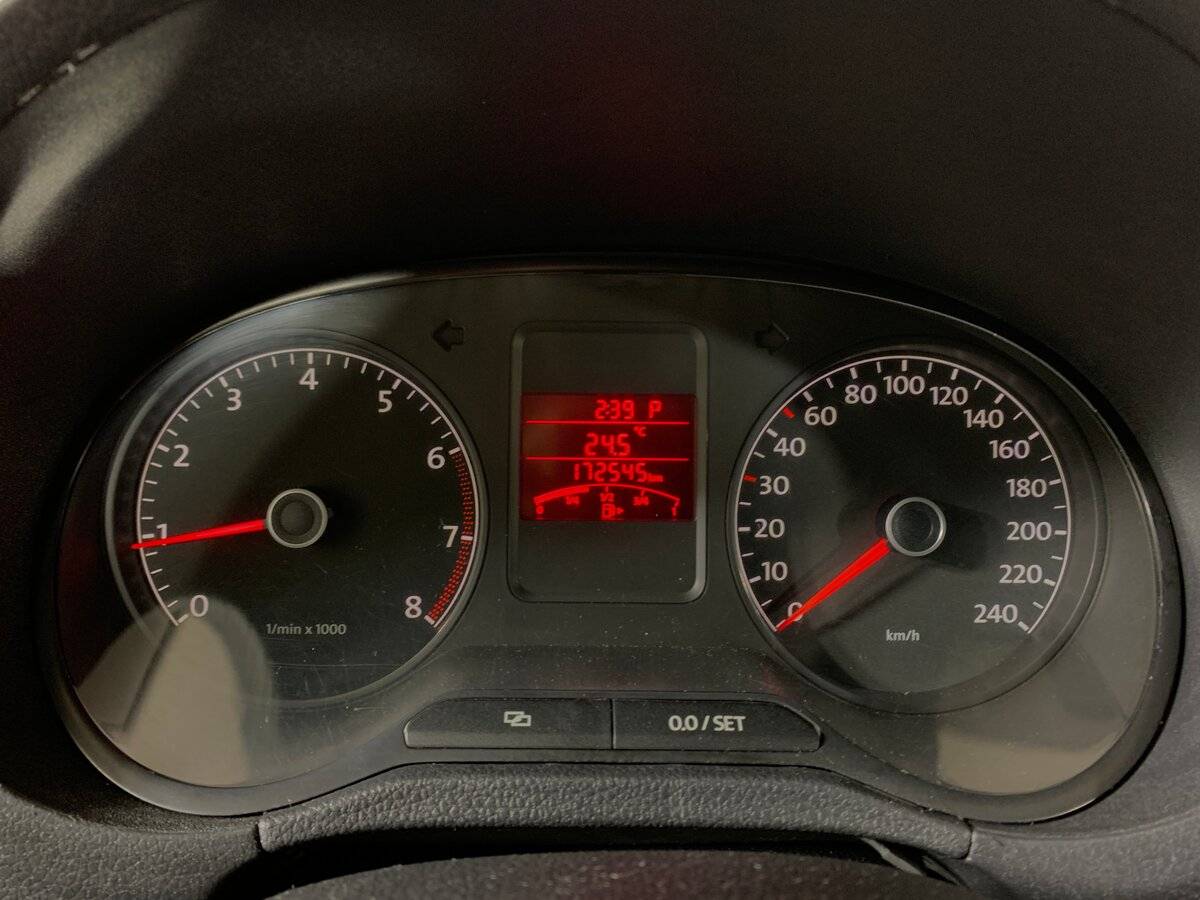 Volkswagen Polo с пробегом — 2013 год. Фото: #10