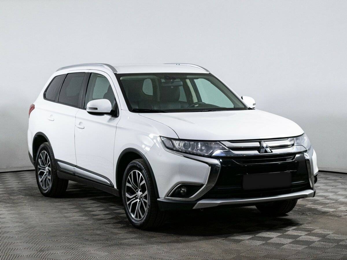 Mitsubishi Outlander с пробегом — 2018 год. Фото: #2