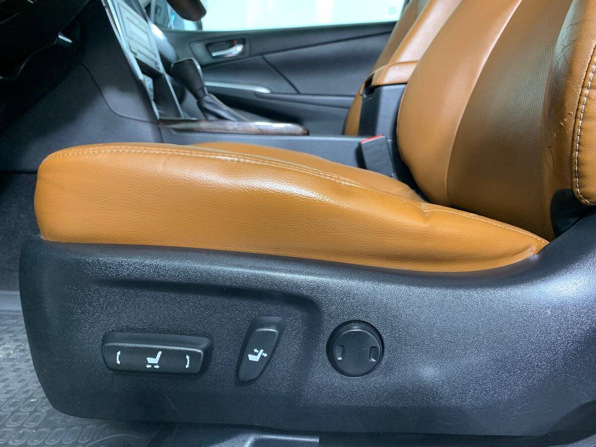 Toyota Camry с пробегом — 2017 год. Фото: #15