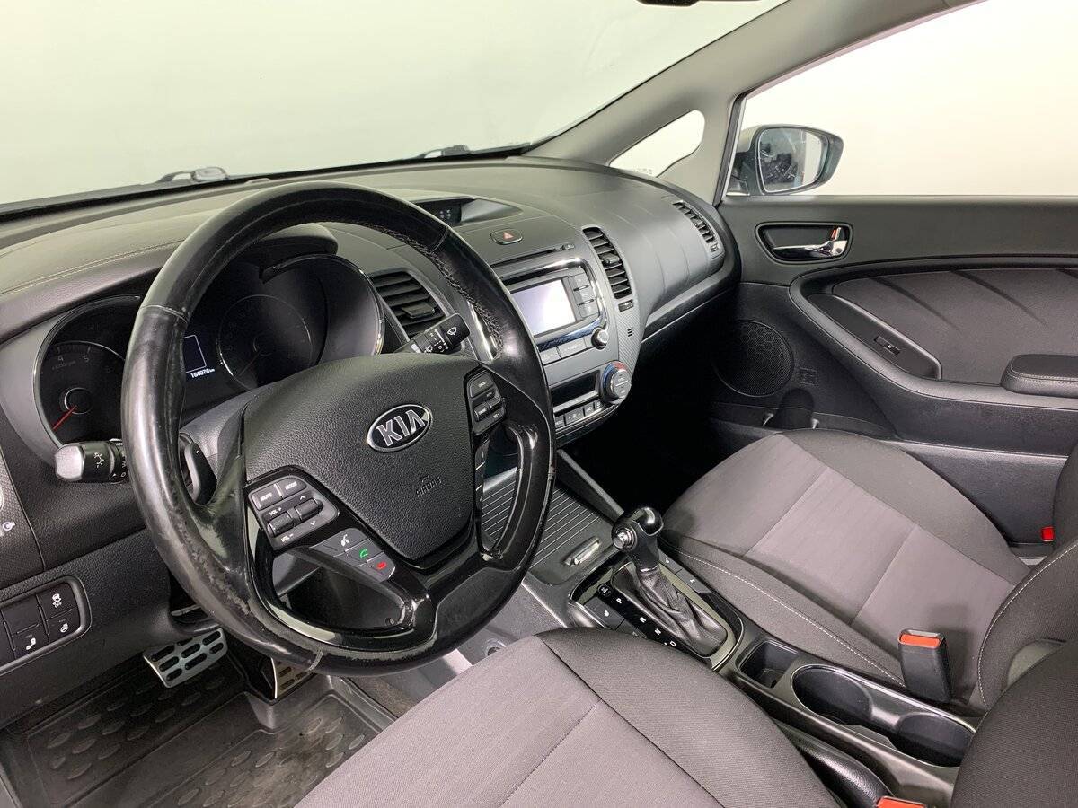 Kia Cerato с пробегом — 2017 год. Фото: #10