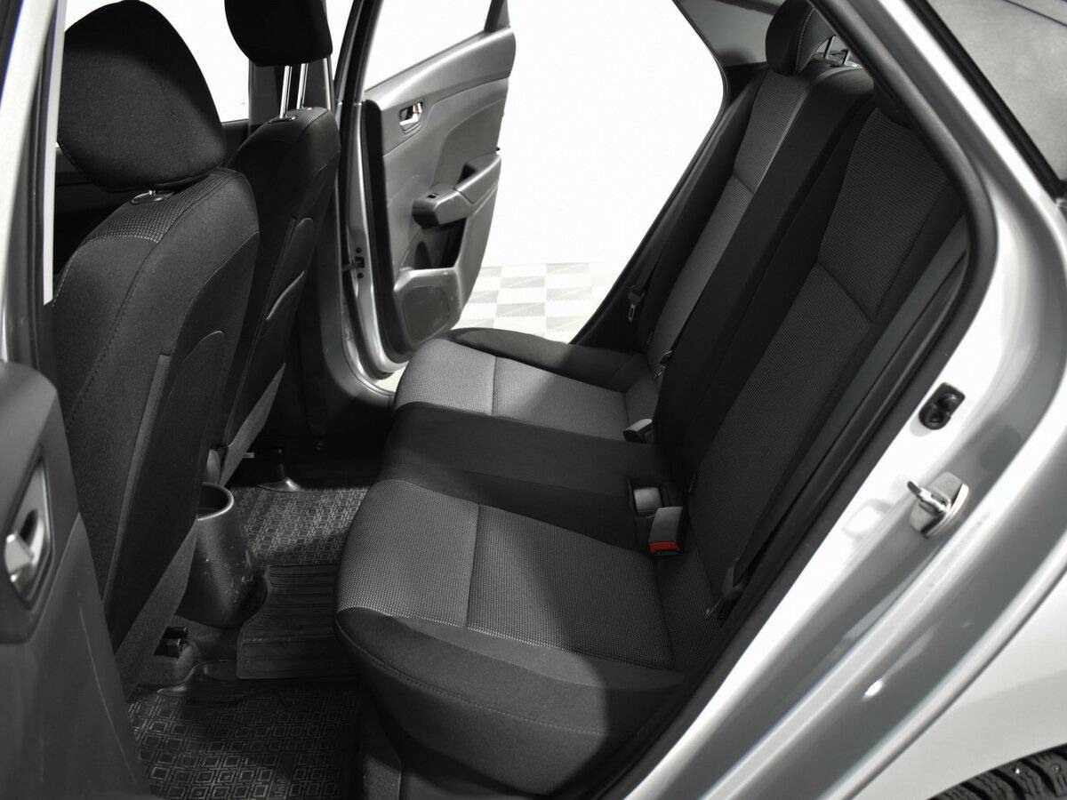 Hyundai Solaris с пробегом — 2017 год. Фото: #11