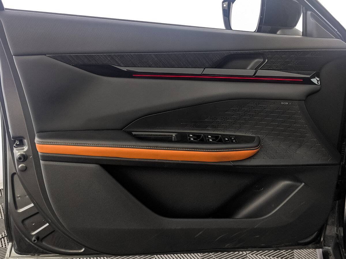 Changan UNI-V с пробегом — 2024 год. Фото: #18