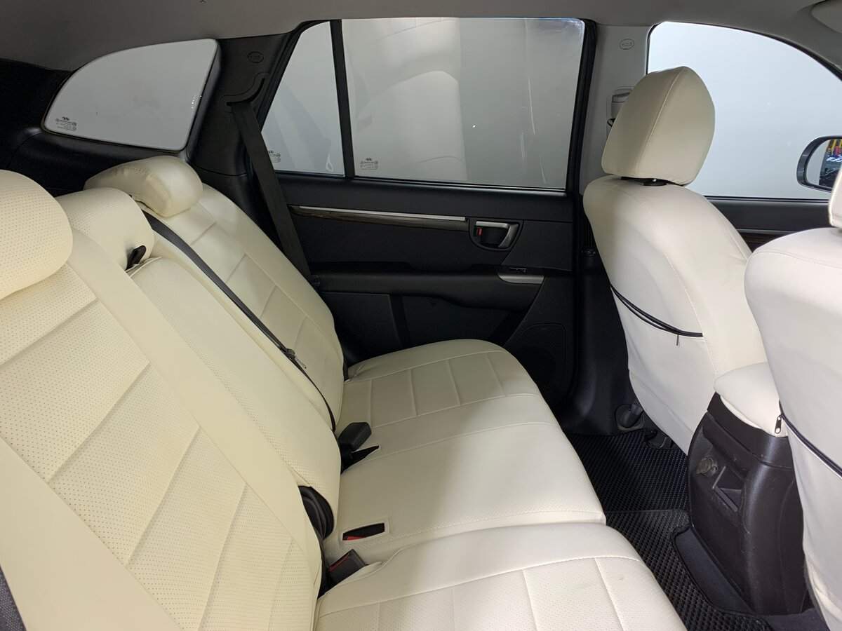 Hyundai Santa Fe с пробегом — 2012 год. Фото: #16