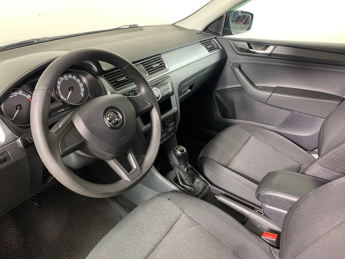 Skoda Rapid с пробегом — 2018 год. Фото: #9
