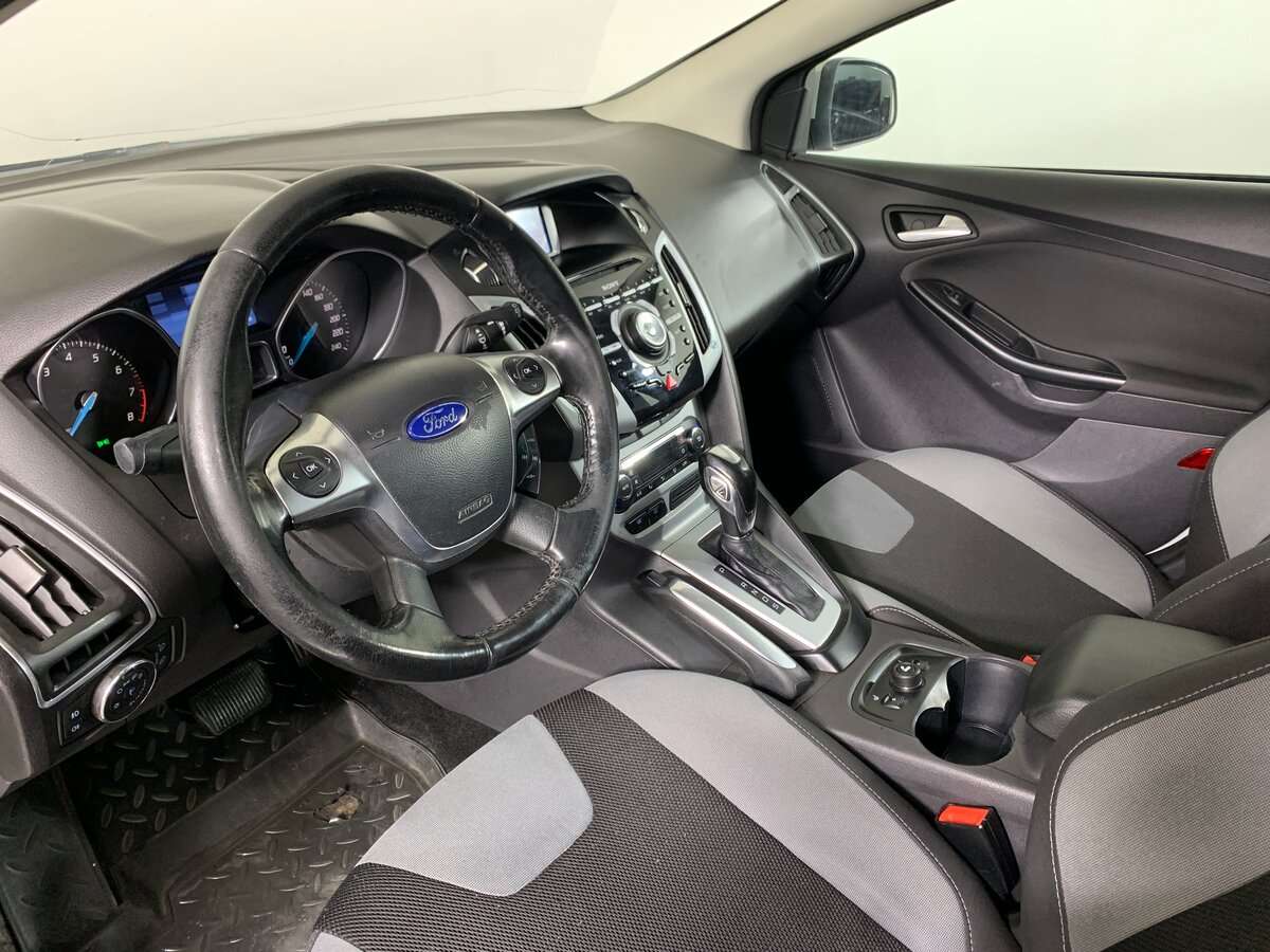 Ford Focus с пробегом — 2012 год. Фото: #10