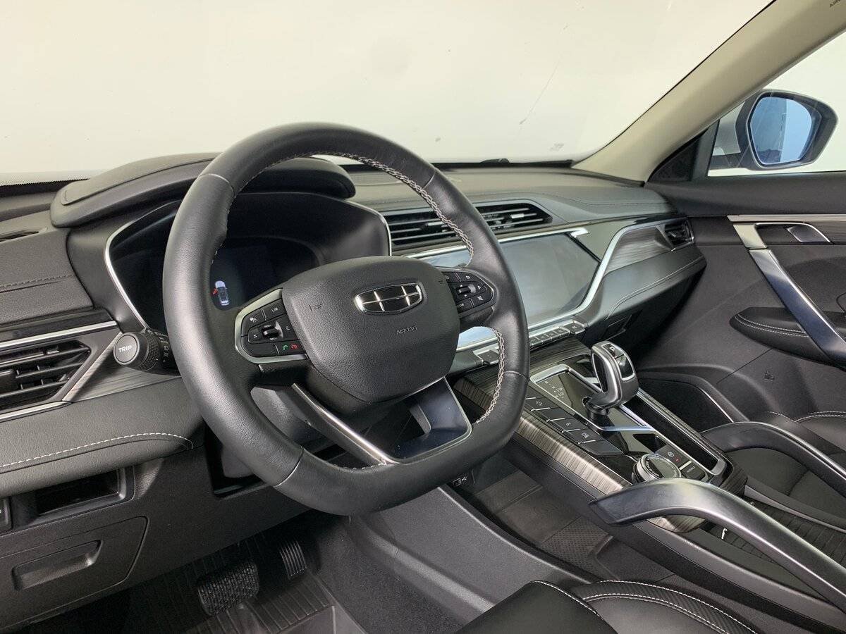 Geely Atlas Pro с пробегом — 2022 год. Фото: #10