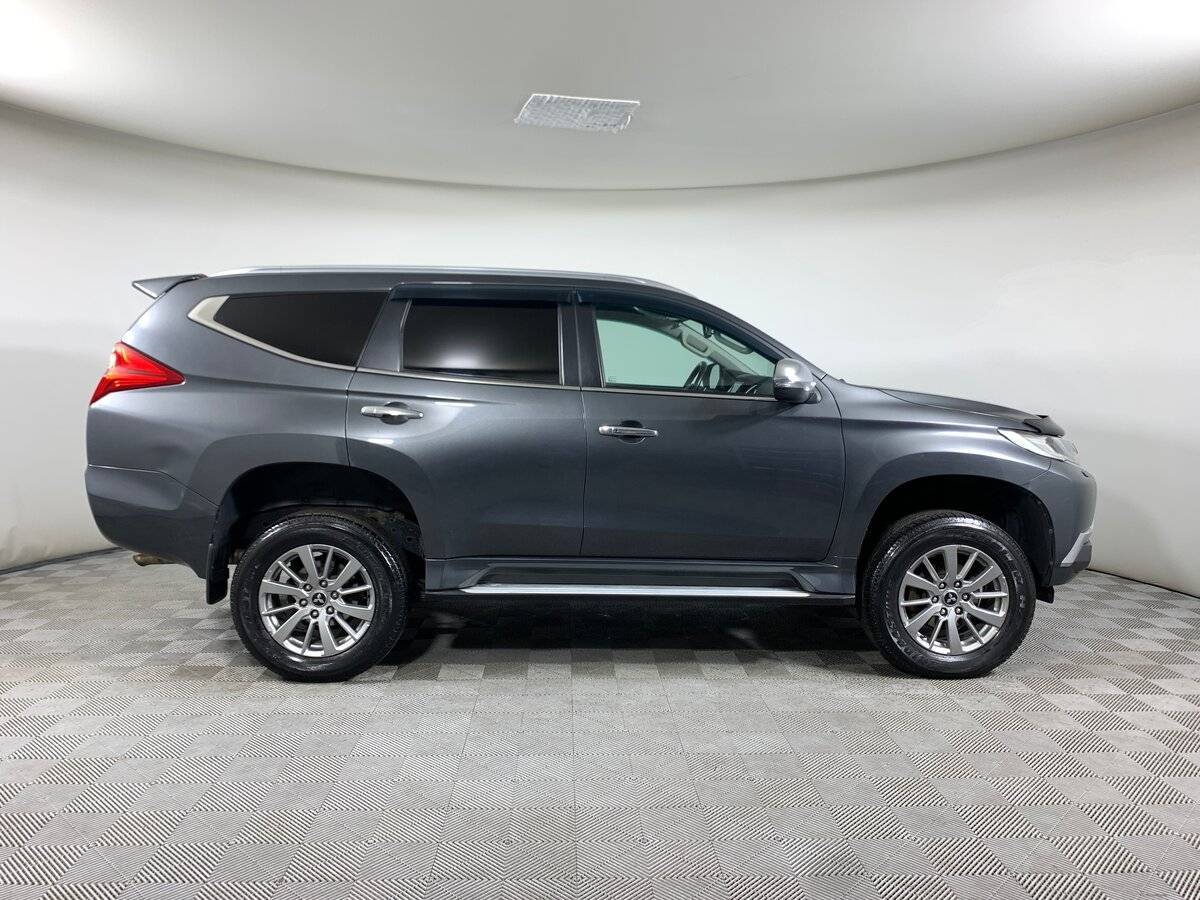 Mitsubishi Pajero Sport с пробегом — 2018 год. Фото: #3