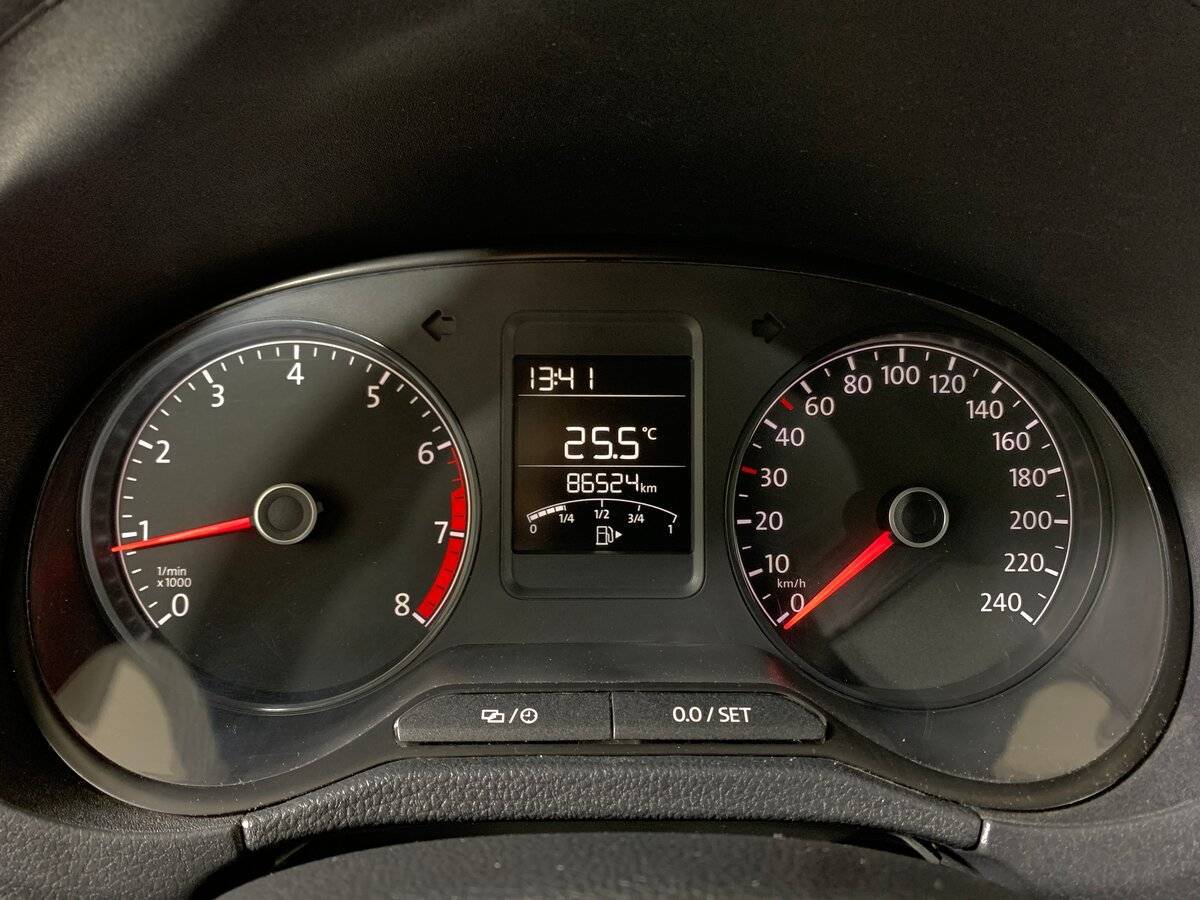 Volkswagen Polo с пробегом — 2018 год. Фото: #13