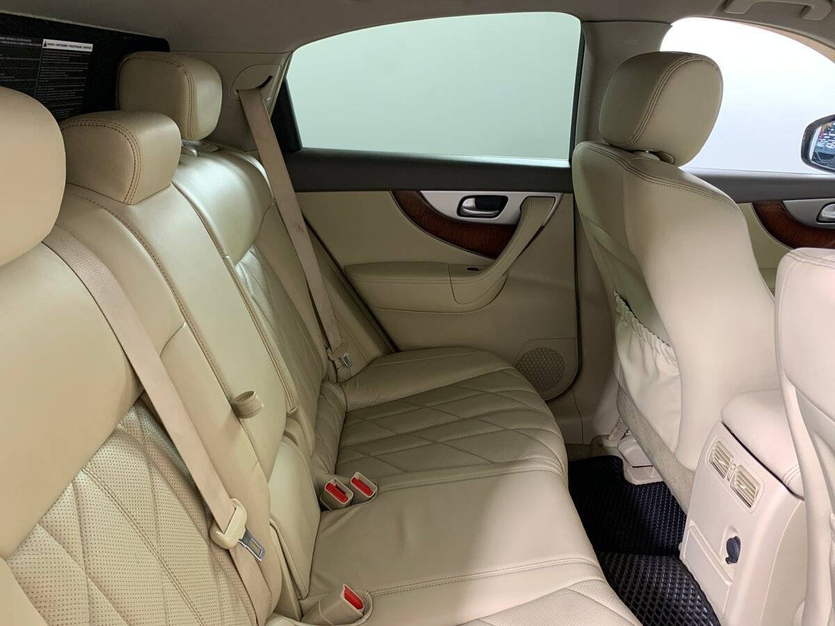 Infiniti FX с пробегом — 2012 год. Фото: #17