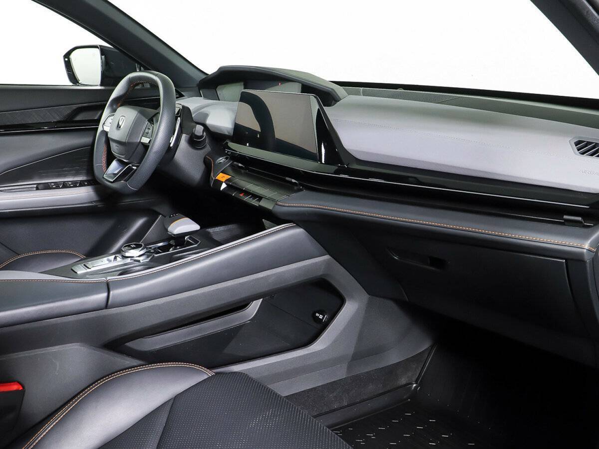 Changan UNI-V с пробегом — 2023 год. Фото: #10