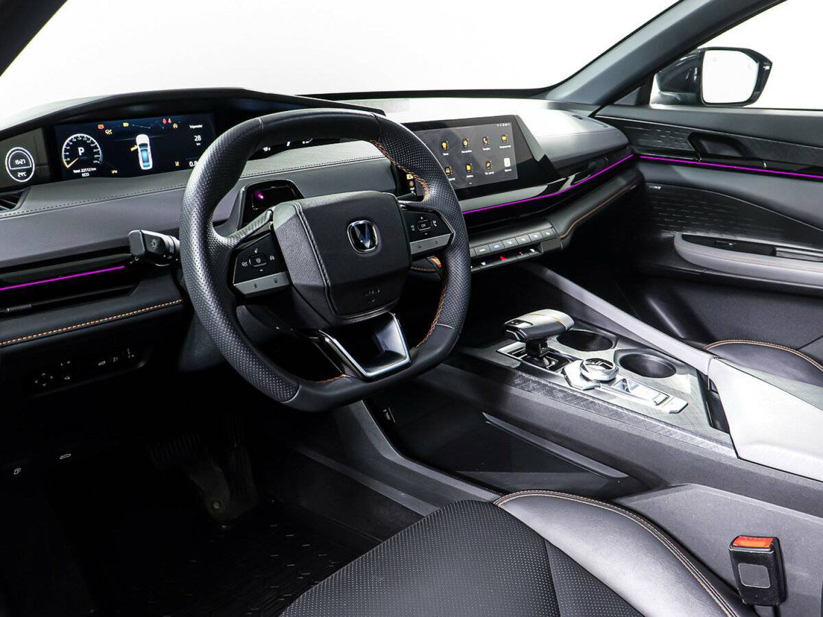 Changan UNI-V с пробегом — 2023 год. Фото: #14