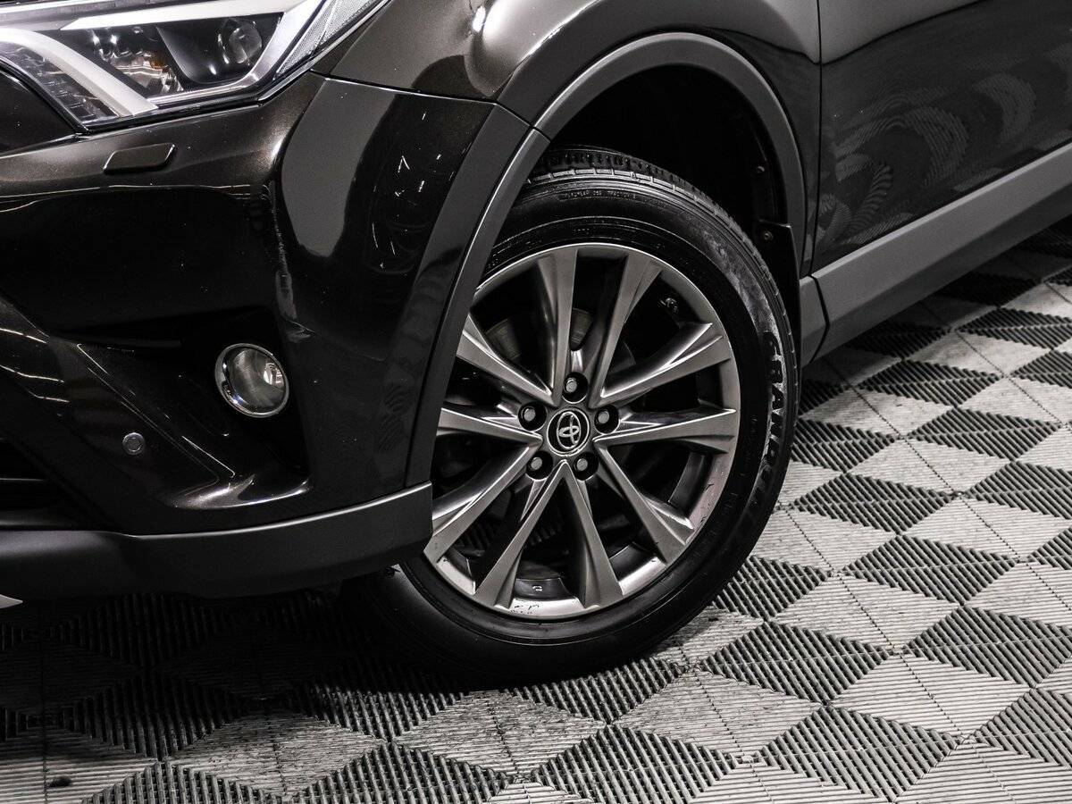 Toyota RAV4 с пробегом — 2015 год. Фото: #10