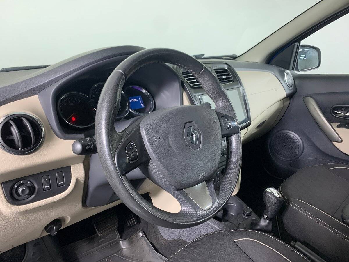 Renault Logan с пробегом — 2015 год. Фото: #10