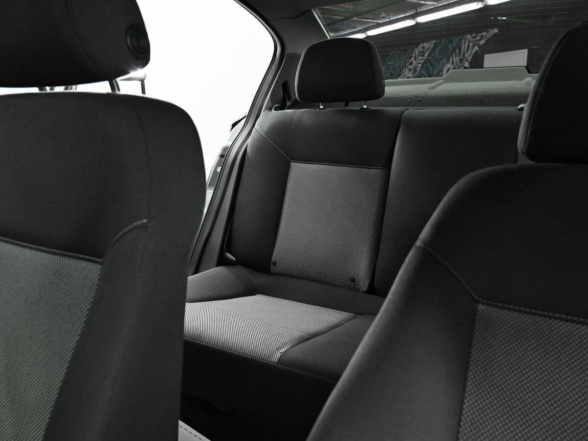 Opel Astra с пробегом — 2012 год. Фото: #11