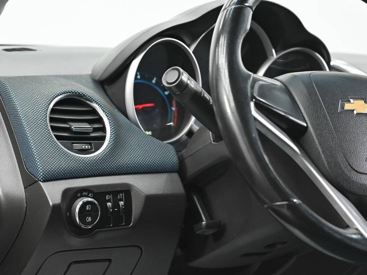 Chevrolet Cruze с пробегом — 2013 год. Фото: #8