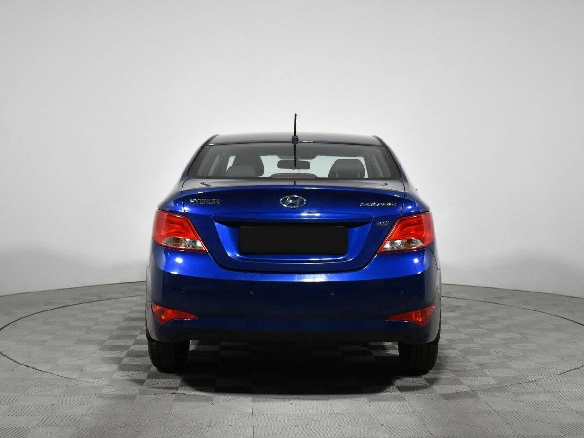 Hyundai Solaris с пробегом — 2015 год. Фото: #5