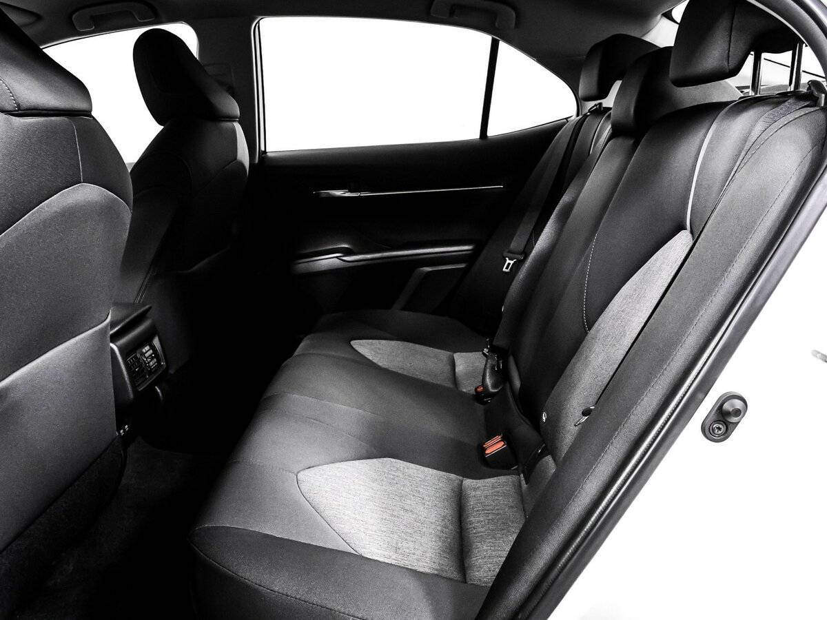 Toyota Camry с пробегом — 2021 год. Фото: #13