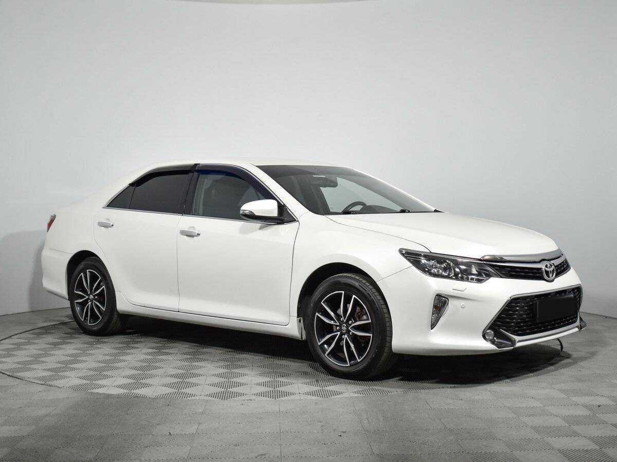 Toyota Camry с пробегом — 2018 год. Фото: #2