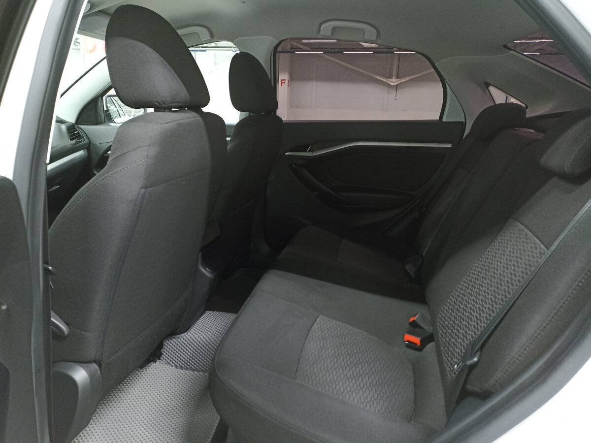 Lada (ВАЗ) Vesta с пробегом — 2020 год. Фото: #11